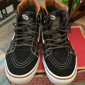 Vans MTE. Size 8